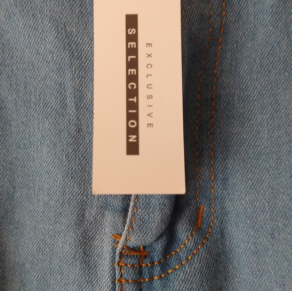 Floral Lace cut Jeans - Picture 7 of 8